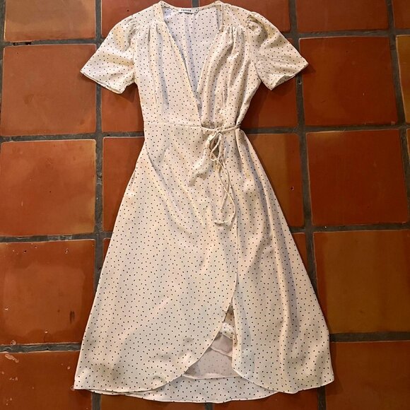 Farrow Cream‎ Polka Dot Midi Cap Sleeve Tie Wrap Dress Size Medium - Picture 2 of 8